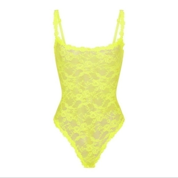 Skims Stretch Lace Intimates Thong Bodysuit - Picture 3 of 7